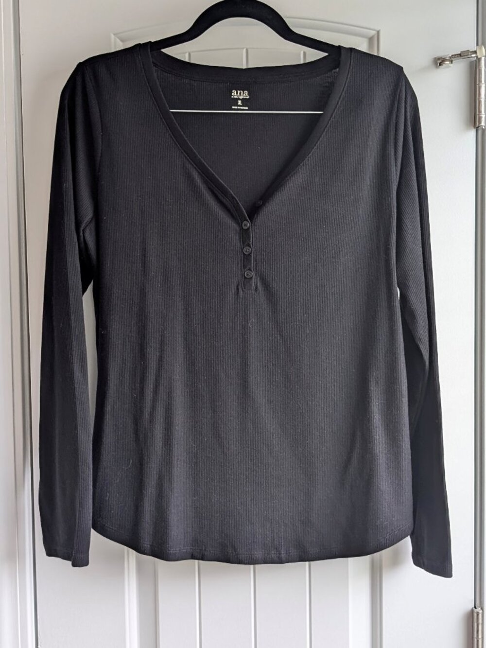 A.N.A. A New Approach Black V Neck Henley Long Sleeve Top XL EUC